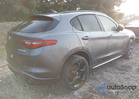 2022 Alfa Romeo Stelvio Veloce Ti Awd z USA, uszkodzony, nr VIN ZASPAKBN6N7D44373